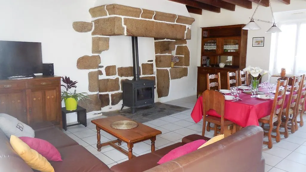 Gite Du Marais Sougéal 0*,  France