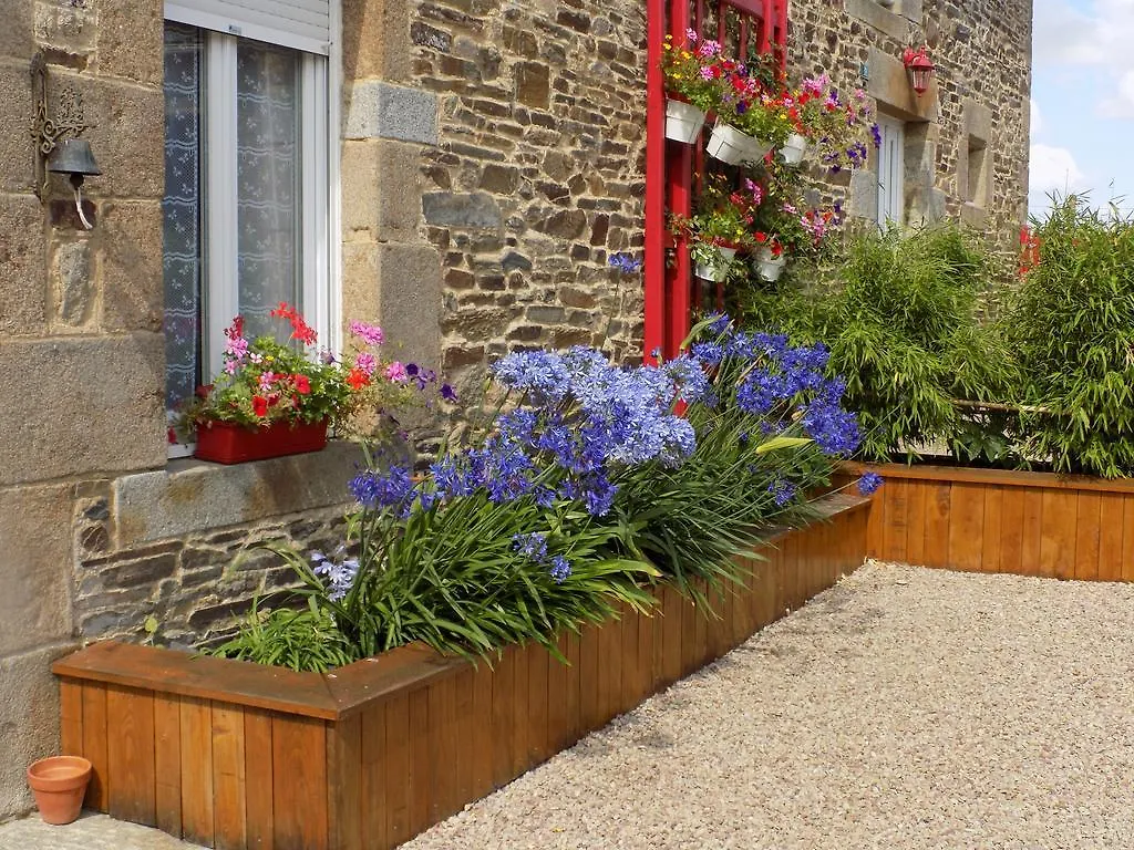 Gite Du Marais Sougéal 0*,